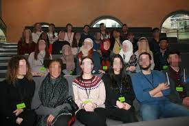 In der nacht auf samstag wurde amy tot aufgefunden. Https Www Mhh De Fileadmin Mhh International Downloads Isie Newsletter Wise 2017 Sose 2018 Pdf