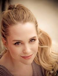 Valerie Makowski's Instagram, Twitter & Facebook