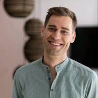 2200+ Profile mit dem Suchbegriff „Tischer“