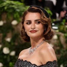 Kendall Jenner en la Gala MET emula un look de Audrey Hepburn