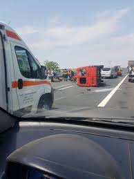 Peste 40 de mașini implicate, 14 victime, planul roșu echipe de intervenție ale isu din patru județe intervin pe autostrada a2, începând cu km 182 până la. Vp5awzvwui5 Gm