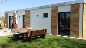 Minihaus Anbieter Hier Gibt S Kleine Hauser Unter 100 Quadratmeter In 2020 Minihaus Kleine Hauser Bauen Micro Haus