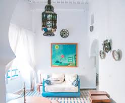 Dengan penggunaan fasad yang menarik dan gaya modern, maka rumah sederhana bisa tampak elegan dan menawan. Cara Mudah Menjaga Rumah Tetap Bersih Dan Rapi