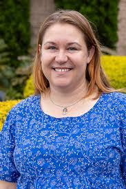 Lisa Mackenzie's Instagram, Twitter & Facebook