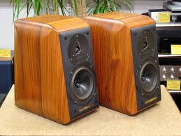 The entry level toy product line features a single tower model, pragmatically named the toy tower. Signum Sonus Faber Hifi Do Mcintosh Jbl Audio Technica Jeff Rowland Accuphase