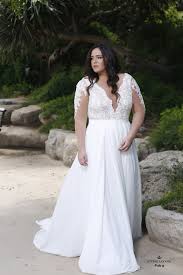 Stunning Plus Size Wedding Dresses Junebug Weddings Plus Wedding Dresses Plus Size Wedding Dresses With Sleeves Plus Size Wedding Gowns