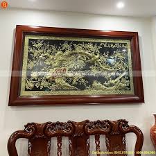 Tranh sơn dầu vinh quy bái tổ mang ý nghĩa nhân văn sâu sắc, nội dung của bức tranh vinh quy miêu tả cảnh đoàn người, ngựa, quân lính rước quan trạng nguyên đi về quê bái kiến tổ tiên cha mẹ. Tranh Vinh Hoa Phu Quy 2m17 Treo Nha Khach Táº¡i Cao Báº±ng