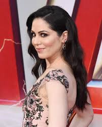 Mary marvel was played by two different women in shazam, in this video i accidentally say the name of the other actress, grace fulton while the one confirmed for five movies is michelle borth. Superheroines Shazam Grace Fulton Mary Bromfield Facebook
