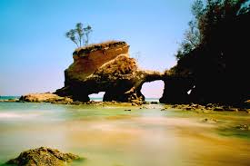 Pantai Watu Parunu Sumba Timur Indonesia