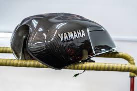 バイク カーボン 塗装