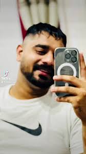 Artist_rishu1 (@rishu_3080)