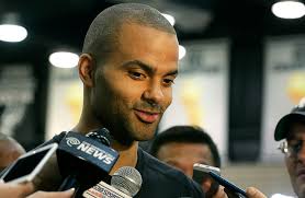 Spurs' Leonard adds to growing trophy case