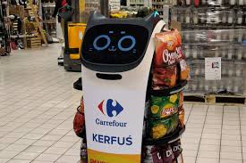 Kerfuś w Carrefourze we Wrocławiu. O co chodzi z memami i czym jest robot  kot?