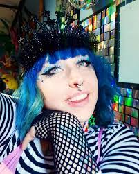 Crystal Mayle's Instagram, Twitter & Facebook