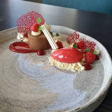 8 200 Likes 58 Comments David Vidal Vidal31 On Instagram Dark Chocolate Bavaroise And Raspber Dessert Presentation Desserts Fancy Desserts Presentation