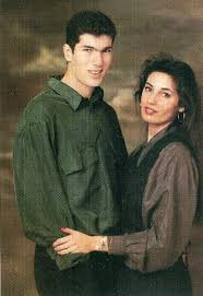 Zinedine Zidane Veronique Dans Les Annees 90 Socute Zinedine Zidane Ronaldo Real Madrid