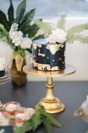 Black And Gold Marble Cake Constellation Party Inspiration With Matte Black Gold Glass And Wood Details Perfete In 2020 Elaborate Cakes Black And Gold Cake Macaroon Cake