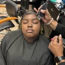 At the Columbia campus, Mr. Oxner wowed the students by demonstrating how  to perfectly shape Soraya's eyebrows without using wax! The Cosmo  instructors reminded everyone that when you truly know how to '