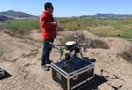 Un economista-agricultor se lanza al mercado de los drones