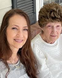 Kristi Shelton's Instagram, Twitter & Facebook