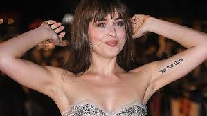 While halsey is the latest celeb to win praise for not shaving her armpits. Dakota Johnson Shows Off Armpit Hair At Suspiria Premiere Pic Hollywood Life