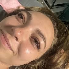 Pamela Lash's Instagram, Twitter & Facebook