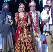 Irfan pathan was the star performer for india legends as they cruised to victory over sri lanka legends of their second sport within the ongoing highway security world sequence on tuesday. Kriti Sharma On Twitter Irfan Pathan And His Wife At A Wedding Shefvaidya Tarekfatah Madhukishwar