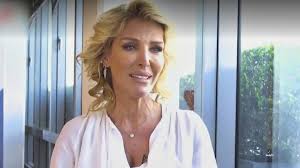 Le grand journal de canal+ (2004). Ophelie Winter Abandonnee A La Reunion Elle Repond Aux Rumeurs