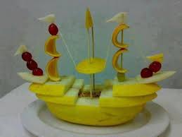 Bateau Pirate En Melon D Espagne Et Fruits Frais Presentation Fruits Nourriture Amusante Garnitures Pour Aliments