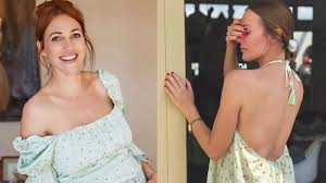 Uzerli üç hafta önce instagram sayfasında dünya haritasının fotoğrafını paylaşarak, sevgili arkadaşlar size güzel bir çarşamba diliyorum. Unlu Guzel Oyuncu Meryem Uzerli Hamile Mi Aciklama Yapti Yerelin Gundemi