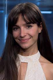 Vengo a escrachar a la gente inmunda. Brenda Asnicar Movies Age Biography