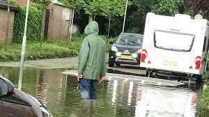 Hagel, onweer regen en modderstromen teisteren de provincie en zorgen voor volgelopen straten. Noodweer Zorgt Voor Wateroverlast In Limburg 1limburg Nieuws En Sport Uit Limburg