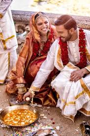 Ranveer And Deepika Posted Super Happy Pictures From Their Wedding And My Heart Can T Take It Bollywood Wedding Deepika Ranveer Deepika Padukone