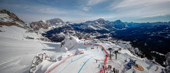 Il comprensorio sciistico si avvale di 140 km di piste che si snodano dai 1050 ai 2932 m. Sci Alpino A Cortina D Ampezzo I Campionati Italiani Assoluti Strizzano L Occhio Ai Mondiali 2021 Il Sole 24 Ore