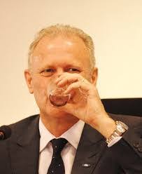 Scott Mccormack's Instagram, Twitter & Facebook