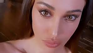 Come sempre potrebbe essere tutto oppure niente, una conferma o un semplice messaggio, ma i fan. Belen Rodriguez Mostra Il Pancione Su Instagram Ed E Radiosa Dilei