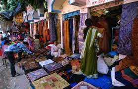 Visit These Popular Delhi Markets For The Best Shopping Delhi Market Delhi Shopping Delhi India Market