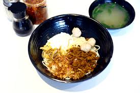 Its chinese name literally translates to flat flour noodle. Kl Traditional Chilli Ban Mee Another Ban Mee Shop Hits Macpherson Near Kin Kin Danielfooddiary Com