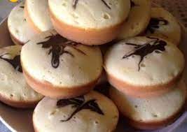 Angkat, biarkan agak dingin, iris dan sajikan. Bagaimana Membuat Bolu Panggang Mini Anti Gagal Resep Kue Com