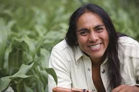 Robert Mirabal plans Solar Center show