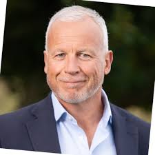 luxuryhomes #marketingmatters #stillsellin #estateagents