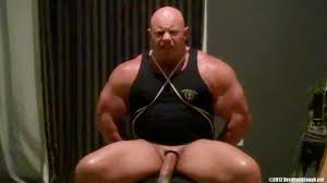 Muscleman Brad Hollibaugh penis pump - Monstercockland