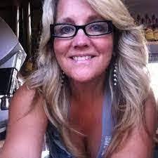 Dora Mclaughlin's Instagram, Twitter & Facebook