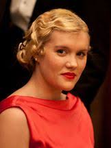 La promo de promising young woman a beau promettre une chasse ouverte au mec relou, le propos d'emerald fennell est plus subtil. Promising Young Woman Schauspieler Regie Produktion Filme Besetzung Und Stab Filmstarts De