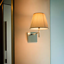 Flos presented the ktribe pendant lamp for the first time in 2005, two years later philippe starck's collection was expanded and now includes the ktribe floor, table and wall lamps. Ktribe Floor 3 Lamp Floor Flos