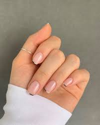 A continuación, te dejamos una lista de formas y tamaños. 10 Disenos De Unas Con Base Transparente Para Un Manicure Discreto Y Profesional