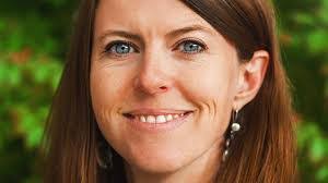 Rebecca Simmons's Instagram, Twitter & Facebook