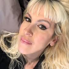 Looking for a nice restaurant to take my husband for his 40th bday. He  loves a good steak. Also would be a bonus if the place has a nice view  considering it's