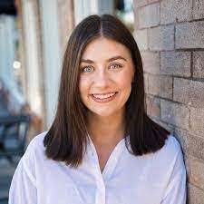 Kristi Currie's Instagram, Twitter & Facebook