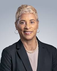 Tarah Smith's Instagram, Twitter & Facebook